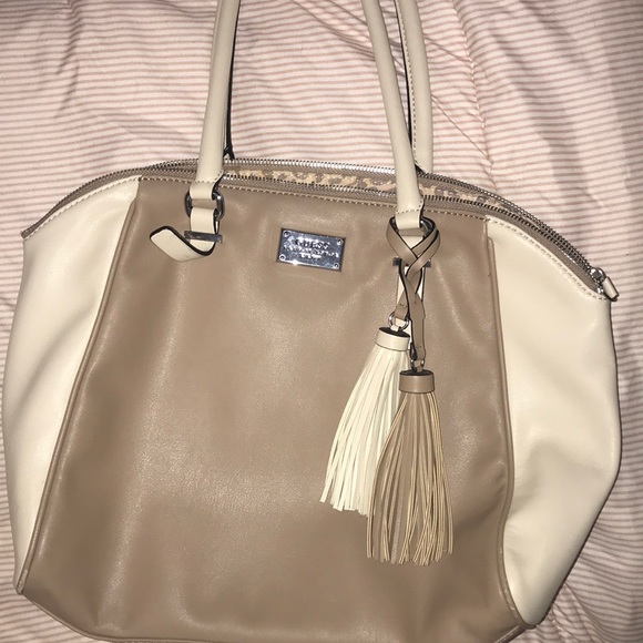 Guess Handbags - GUESS purse